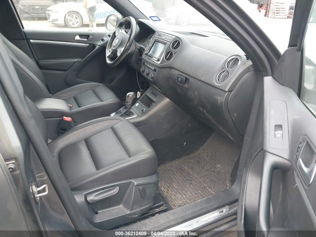 2016 Volkswagen Tiguan, VIN: WVGBV7AX1GW607137