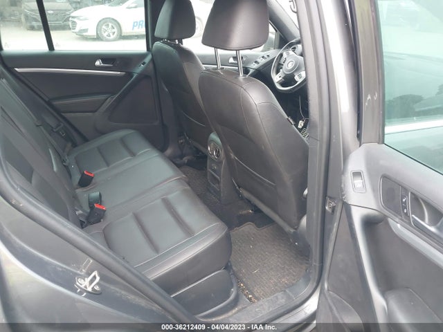2016 Volkswagen Tiguan, VIN: WVGBV7AX1GW607137