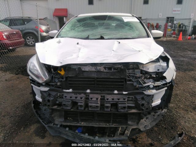 1FADP3F20JL207923 Ford FOCUS SE