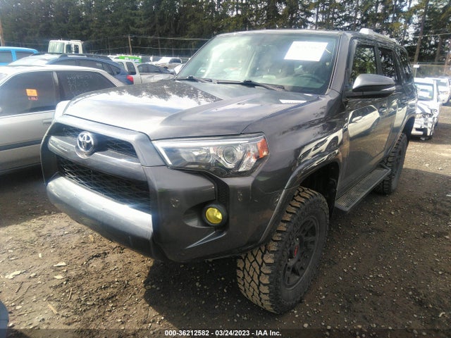 Toyota 4RUNNER SR5 2018 JTEBU5JR5J5554867 Image 2