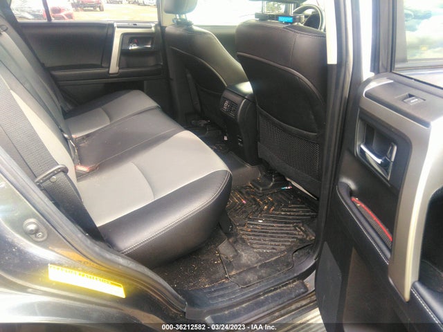 Toyota 4RUNNER SR5 2018 JTEBU5JR5J5554867 Image 9
