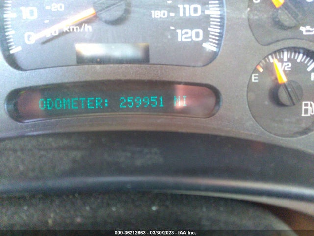 2005 GMC YUKON SLE VIN: 1GKEC13T45R138205