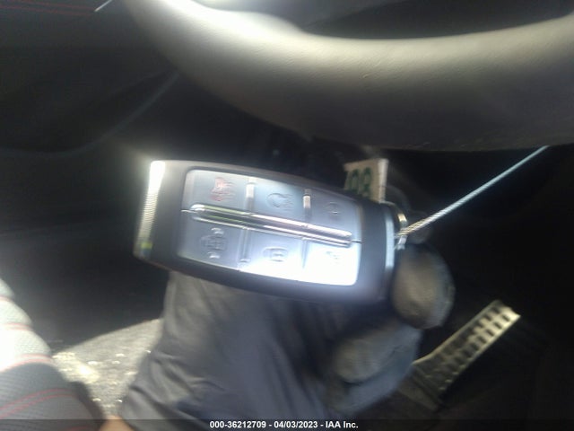 Genesis G70 2.0T 2023 KMTG34TA7PU115328 Image 3
