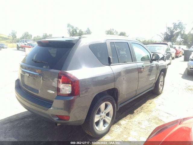 1C4NJDEB3HD139953 Jeep Compass Latitude