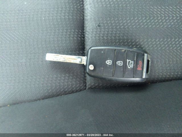 KNDPMCAC8H7198746 KIA Sportage Lx
