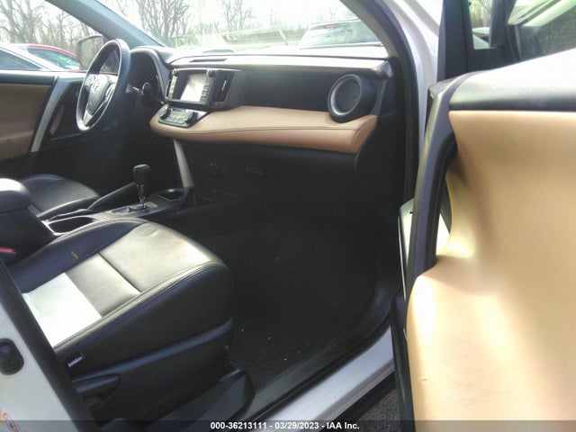 2017 Toyota RAV4, VIN: JTMRJREV5HD073463
