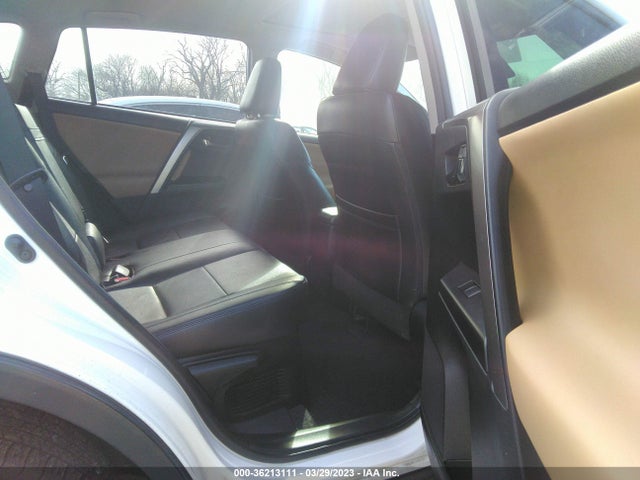 2017 Toyota RAV4, VIN: JTMRJREV5HD073463