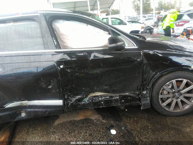WA1LAAF70JD052768 Audi Q7 Premium Plus