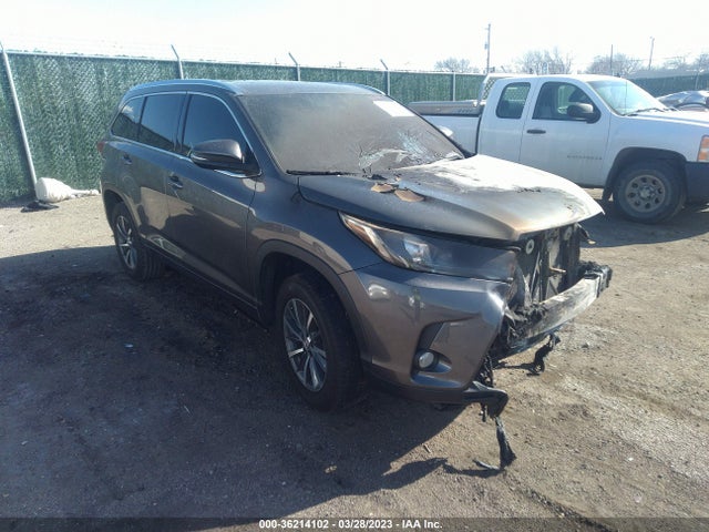 2018 5TDKZRFH4JS257158 main image