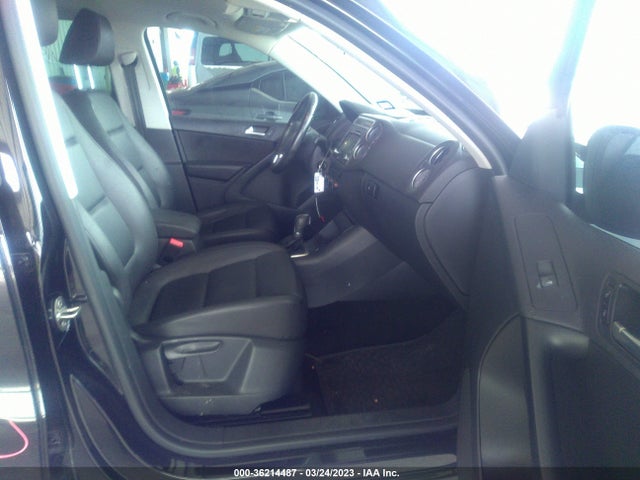 WVGAV7AXXFW606367 Volkswagen TIGUAN SE