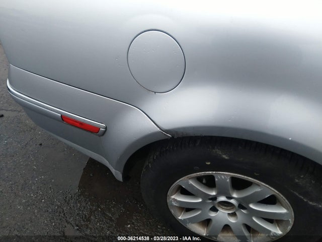 2001 VOLKSWAGEN PASSAT GLS VIN: WVWPD63B21P201006