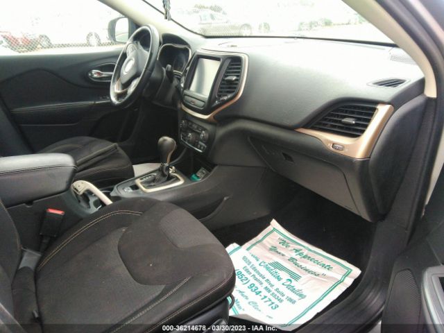1C4PJLCS3FW712647 Jeep Cherokee Latitude
