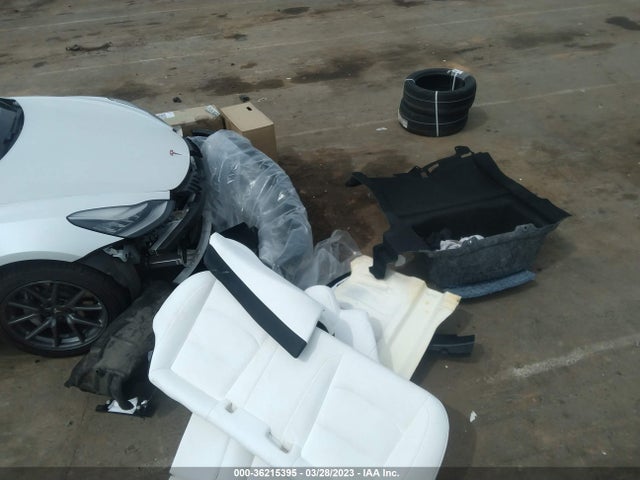 Tesla Model 3 Long Range 2018 5YJ3E1EB8JF122266 Image 4