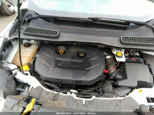 1FMCU9G98FUC65059 Ford ESCAPE SE