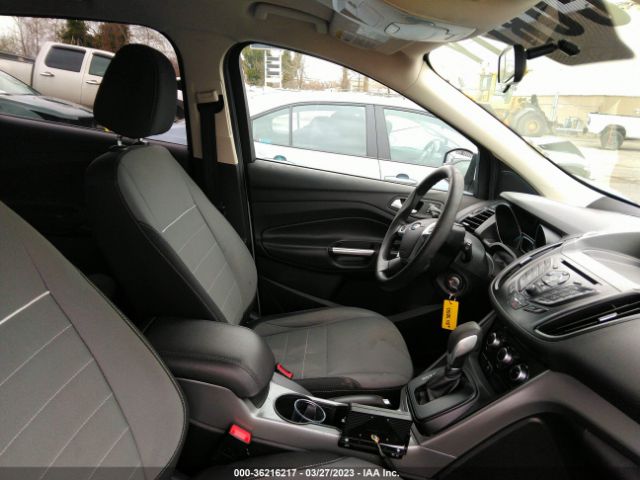1FMCU9G98FUC65059 Ford ESCAPE SE