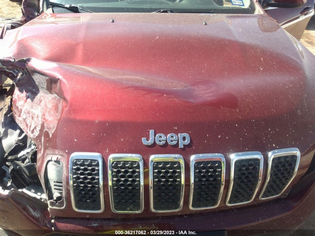 1C4PJLCB5KD240859 Jeep Cherokee Latitude