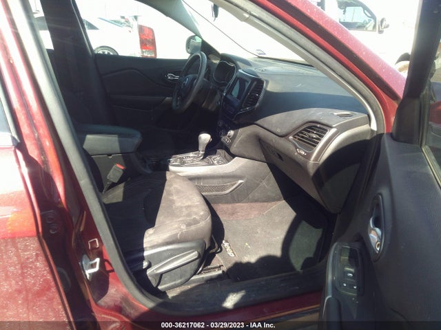1C4PJLCB5KD240859 Jeep Cherokee Latitude