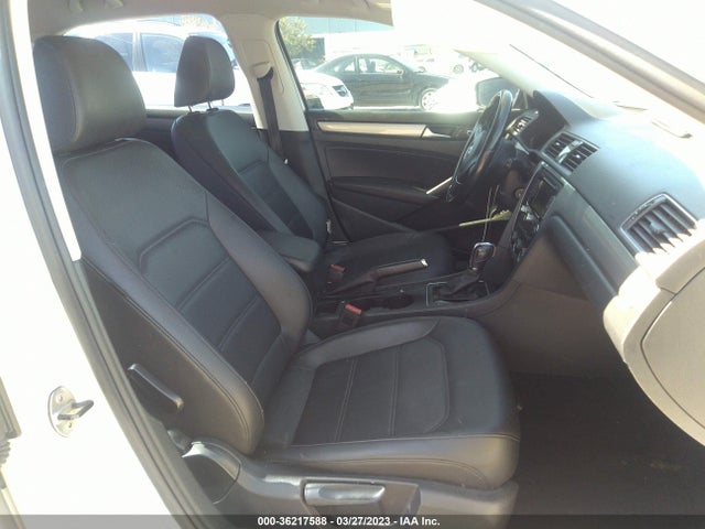 1VWAT7A30EC038151 Volkswagen Passat Wolfsburg Ed