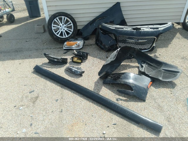 2C3CCAEG2GH161377 Chrysler 300 300c