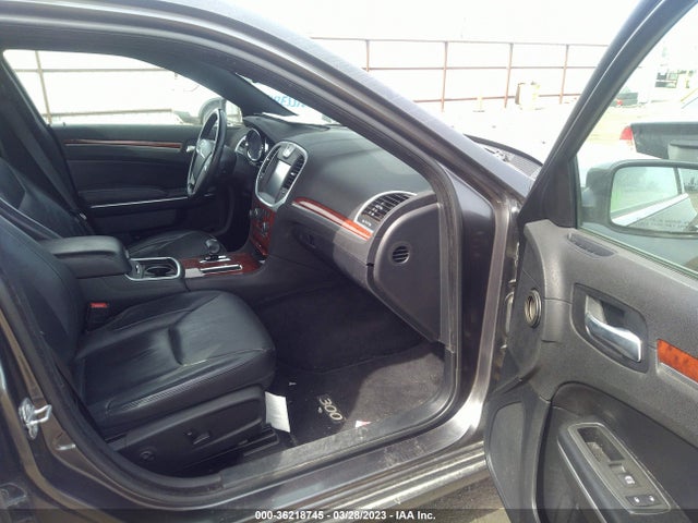 2C3CCARG5EH160568 Chrysler 300