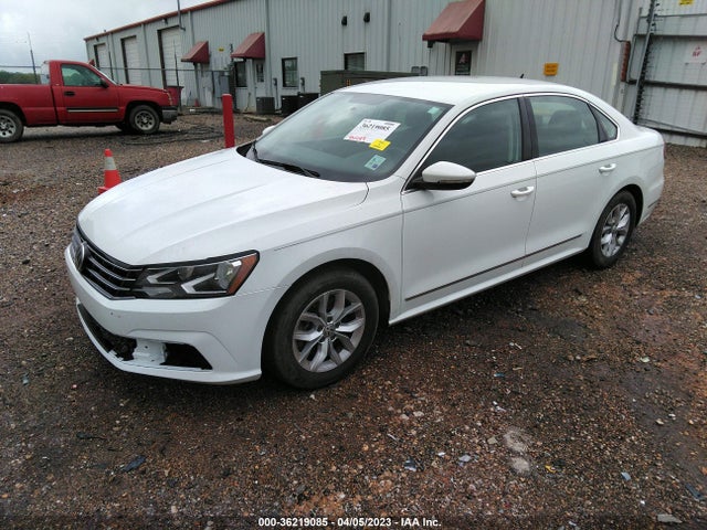Volkswagen Passat 1.8t S 2017 1VWAT7A39HC052943 Image 2