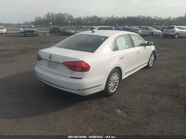 1VWBT7A30GC027707 Volkswagen Passat 1.8t Se