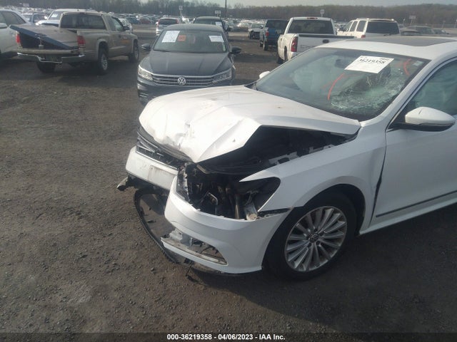 1VWBT7A30GC027707 Volkswagen Passat 1.8t Se