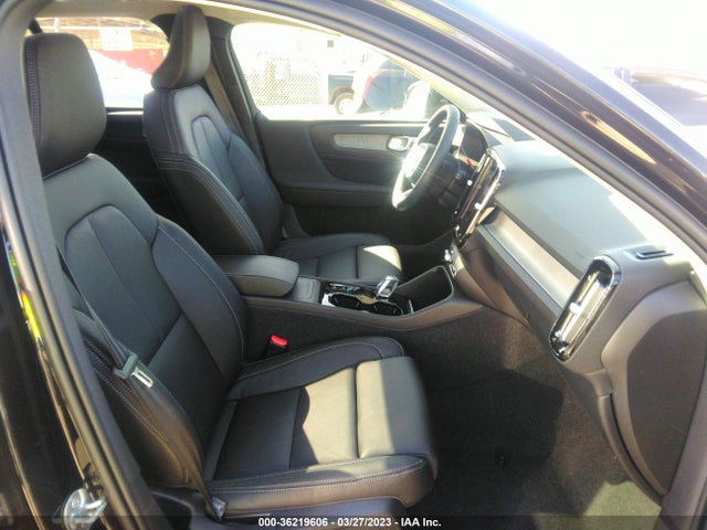 Volvo Xc40 Ultimate Dark Theme 2023 YV4L12UMXP2983574 Image 6
