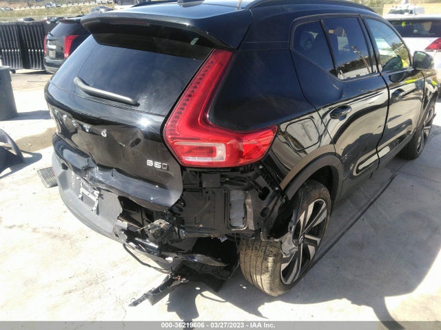 Volvo Xc40 Ultimate Dark Theme 2023 YV4L12UMXP2983574 Image 7