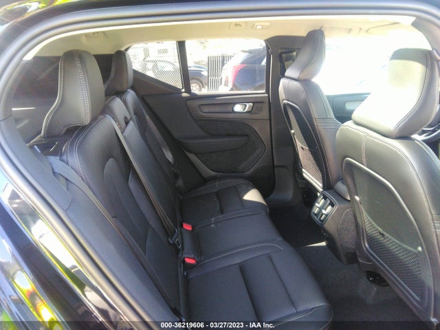 Volvo Xc40 Ultimate Dark Theme 2023 YV4L12UMXP2983574 Image 9