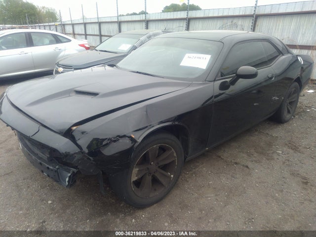 Dodge Challenger Sxt 2017 2C3CDZAGXHH587255 Image 2