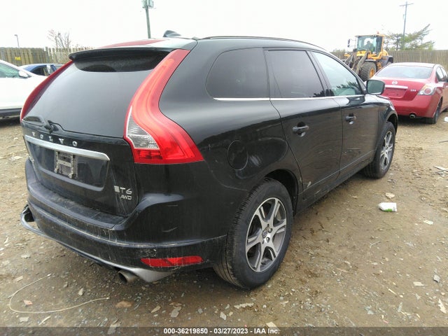 2015 Volvo XC60, VIN: YV4902RS0F2739578