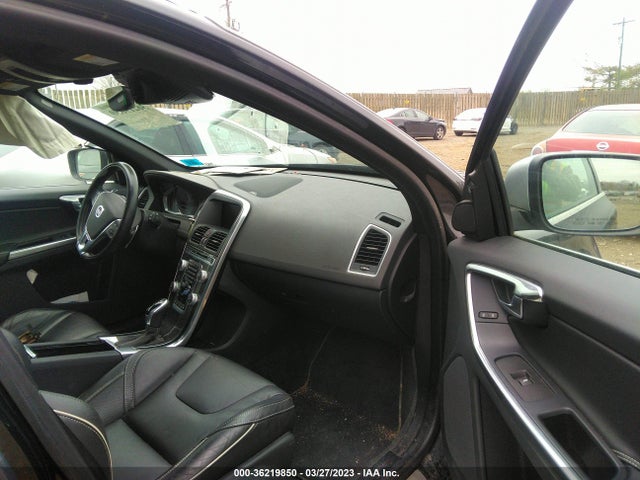 2015 Volvo XC60, VIN: YV4902RS0F2739578