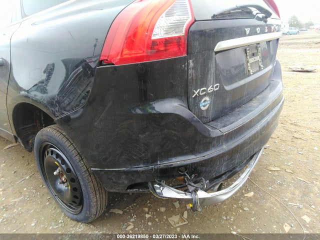 2015 Volvo XC60, VIN: YV4902RS0F2739578