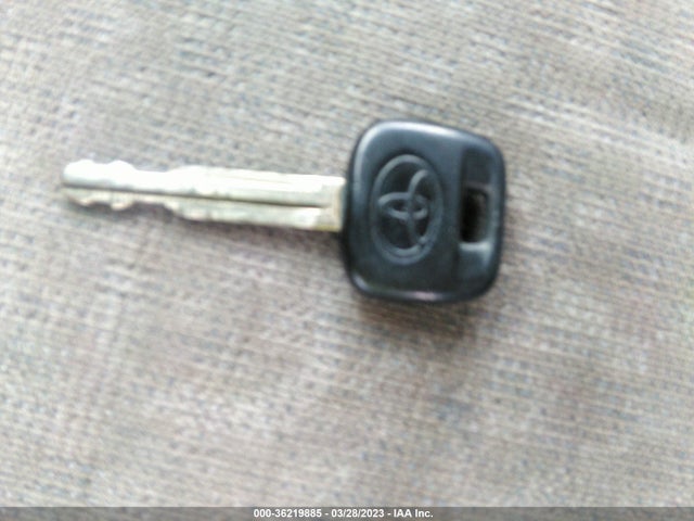 2003 TOYOTA COROLLA CE/LE VIN: JTDBR32E930025766