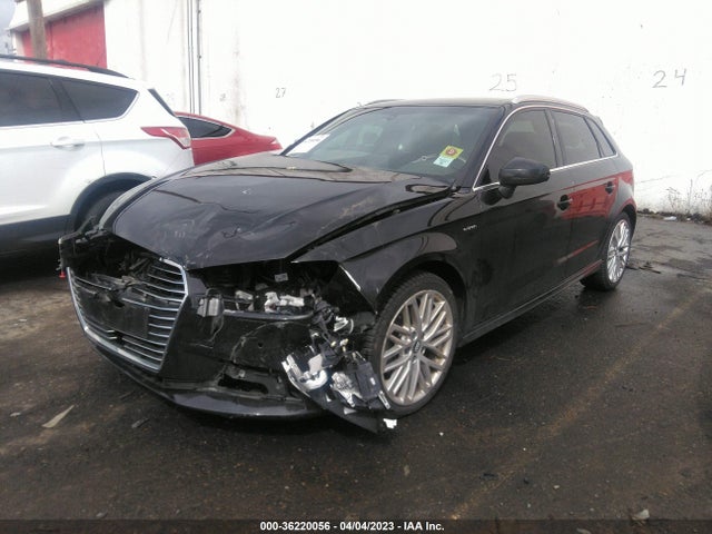 WAUTPBFFXJA084210 Audi A3 Sportback E-tron Premium Plus