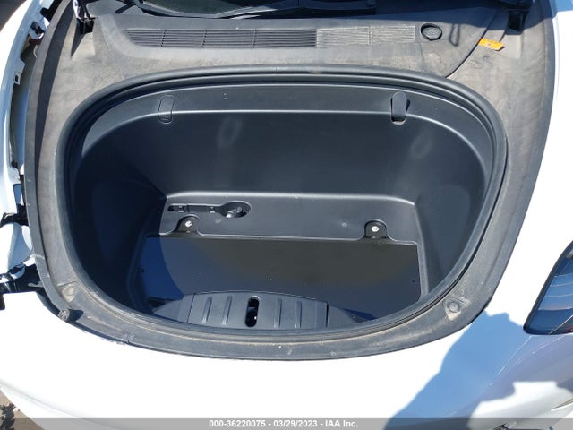 Tesla Model 3 Long Range 2018 5YJ3E1EB4JF185946 Image 12