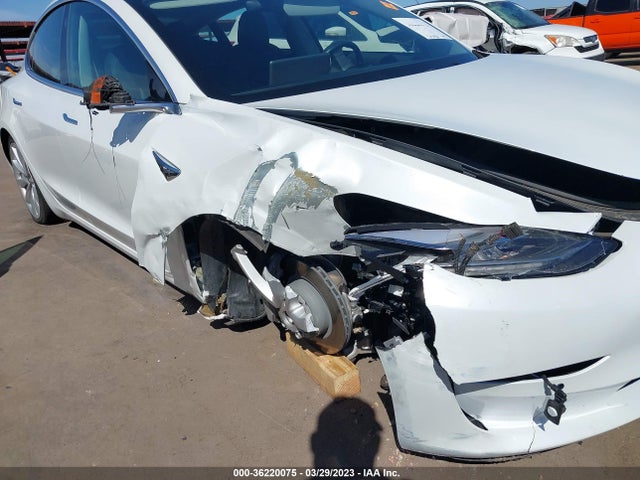 Tesla Model 3 Long Range 2018 5YJ3E1EB4JF185946 Image 8