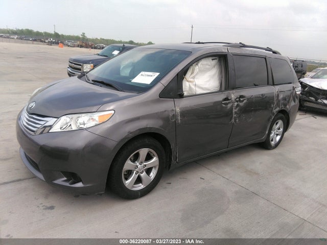 Toyota SIENNA LE 2017 5TDKZ3DC3HS899367 Image 2