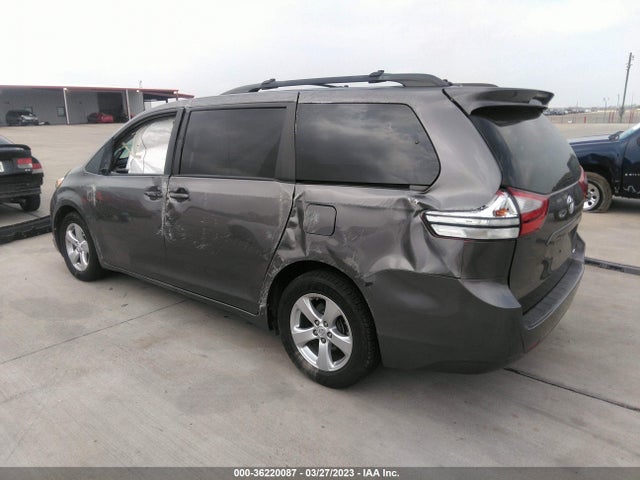 Toyota SIENNA LE 2017 5TDKZ3DC3HS899367 Image 3