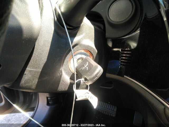 JA4AD2A3XHZ058423 Mitsubishi Outlander Es