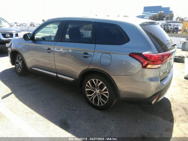 JA4AD2A3XHZ058423 Mitsubishi Outlander Es