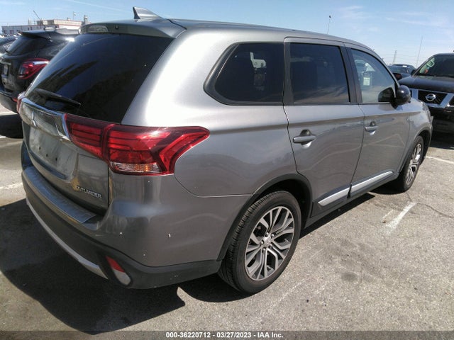 JA4AD2A3XHZ058423 Mitsubishi Outlander Es