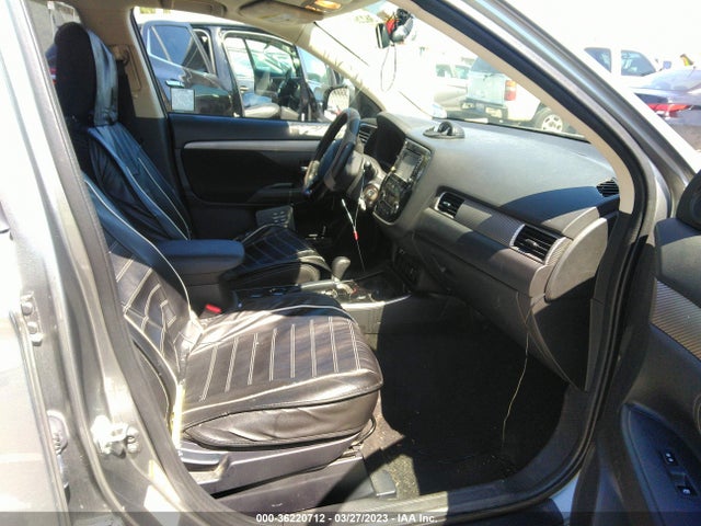 JA4AD2A3XHZ058423 Mitsubishi Outlander Es