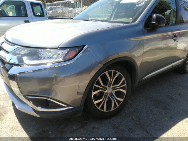 JA4AD2A3XHZ058423 Mitsubishi Outlander Es