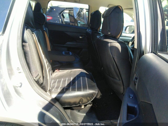 JA4AD2A3XHZ058423 Mitsubishi Outlander Es