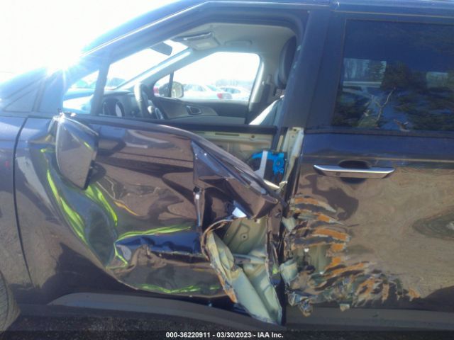 KNDNB4H32P6264575 KIA Carnival Lx
