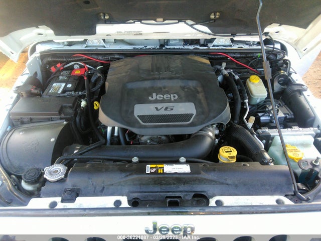 1C4BJWEG9FL689395 Jeep Wrangler Unlimited Sahara