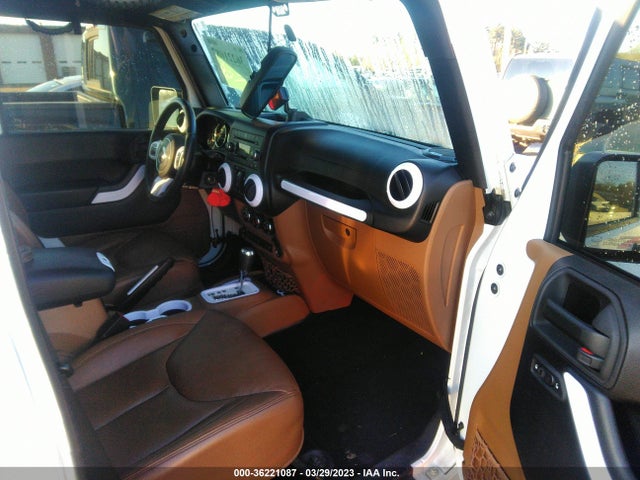 1C4BJWEG9FL689395 Jeep Wrangler Unlimited Sahara