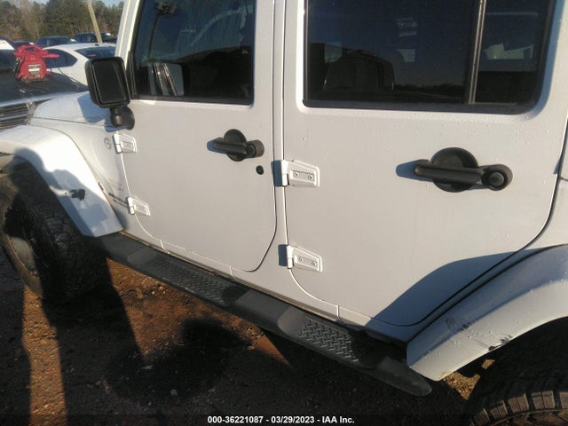 1C4BJWEG9FL689395 Jeep Wrangler Unlimited Sahara
